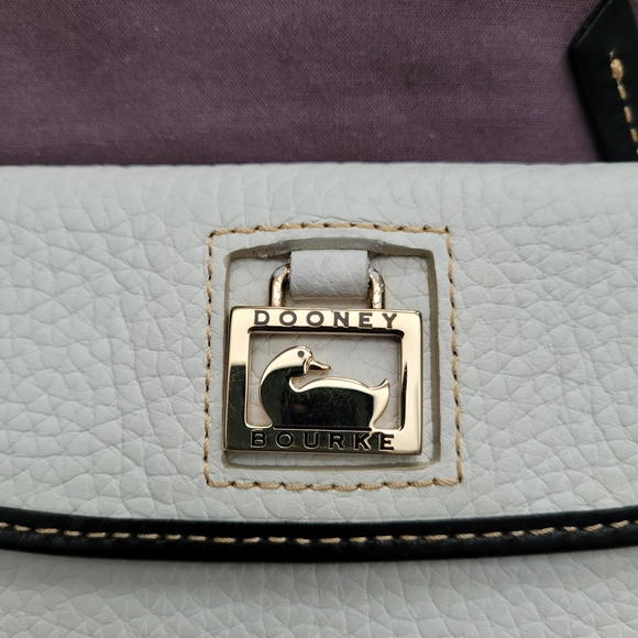 Dooney & Bourke Handbags - Dooney & Bourke White Leather Bag